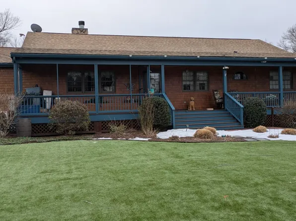 421 Oakhill Ave, Attleboro, MA 02703