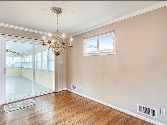 5th image of 220 Grandin Ave