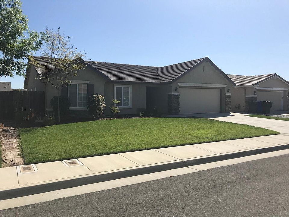 2nd image of 1047 W Minaret Pl