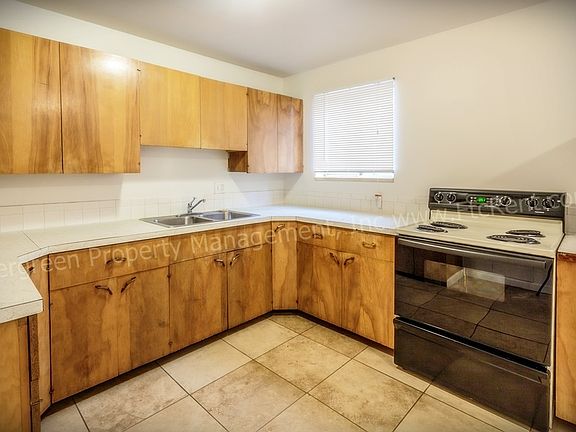 3rd image of 1110 Gard Pl #B