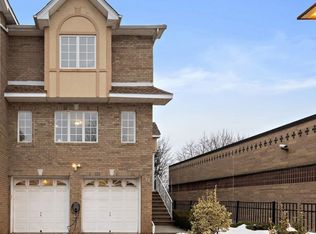 12 Liberty Ct, Secaucus, NJ