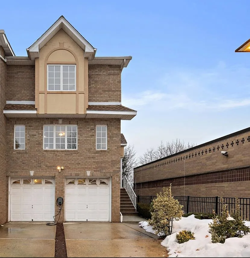 12 Liberty Ct photo 1