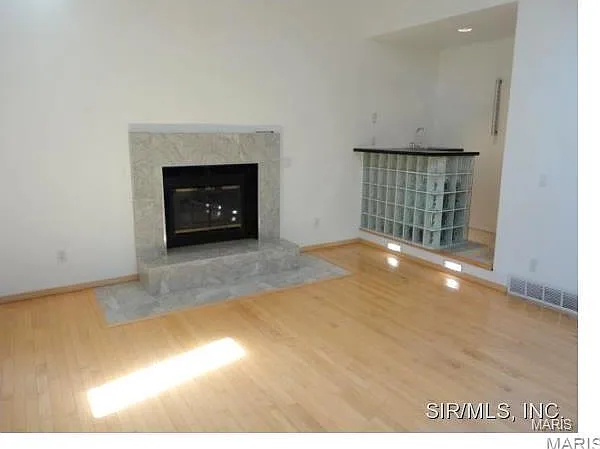 2 bed, 2.0 bath, 1298 sqft, $1,425 — Photo 4