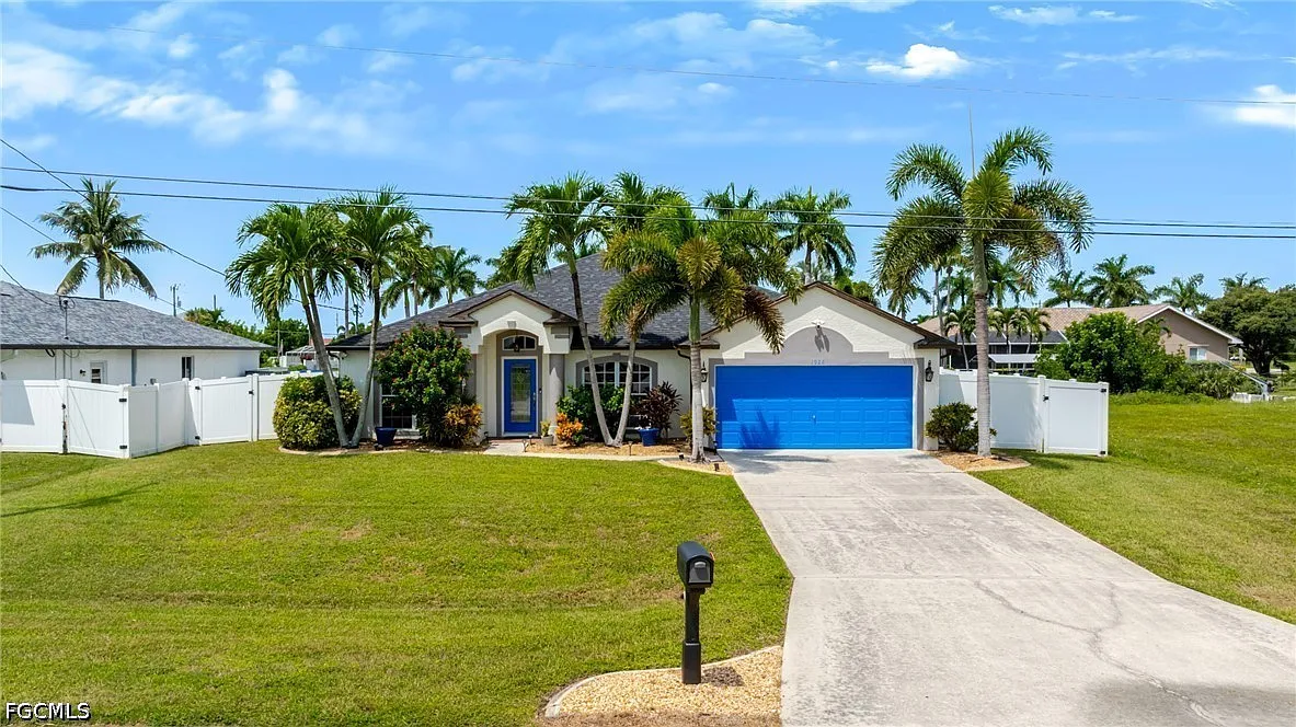 4 bed, 2.0 bath, 2098 sqft, $3,200 — Photo 1