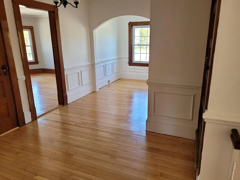 2060 Elm St — Photo 6