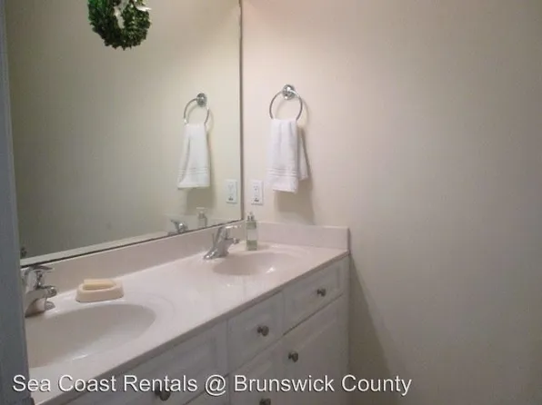 5154 Elton Dr, Southport, NC 28461