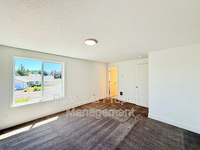 16900 NE 22nd St — Photo 4