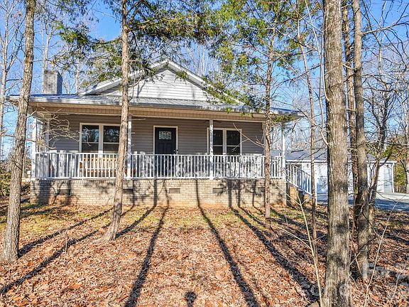 2nd image of 1220 Alvin Hough Rd