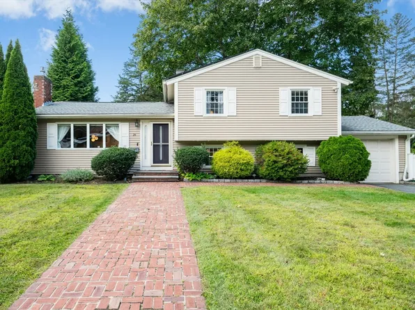 26 Knight Rd, Framingham, MA 01701