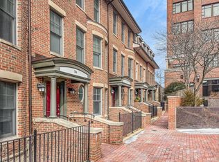 136 Ashley Mews, Ann Arbor, MI