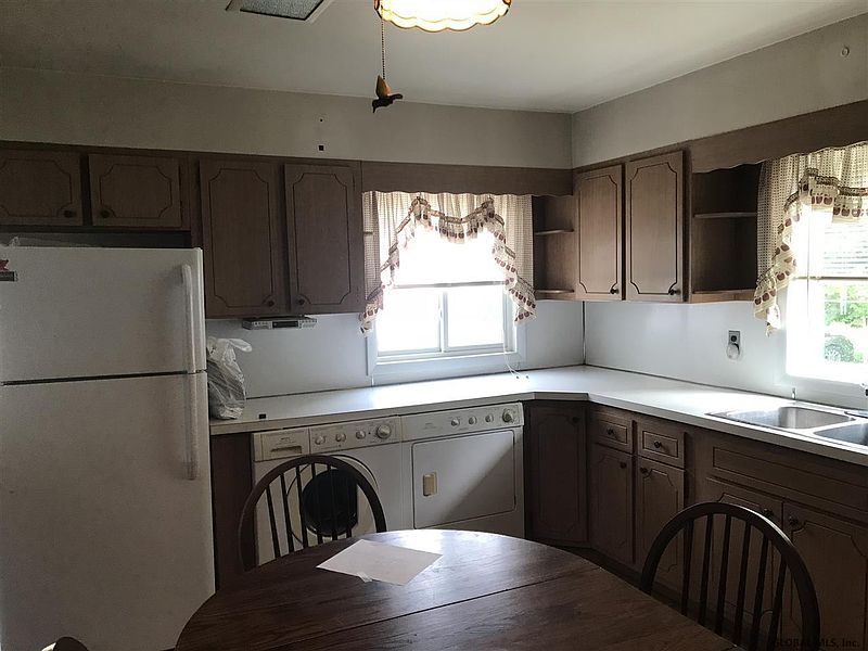 3rd image of 40 SMITH Road