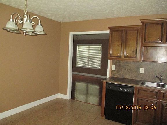 2nd image of 600 Lee Road 2087
