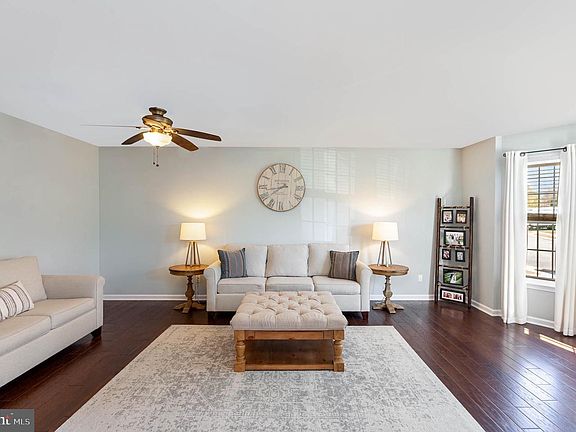 5th image of 900 Buckland Pl