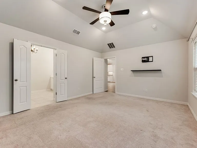 2819 Willow Ln — Photo 13