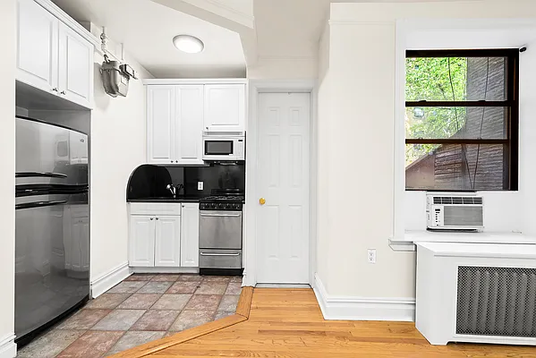 Sold by Compass | media 6