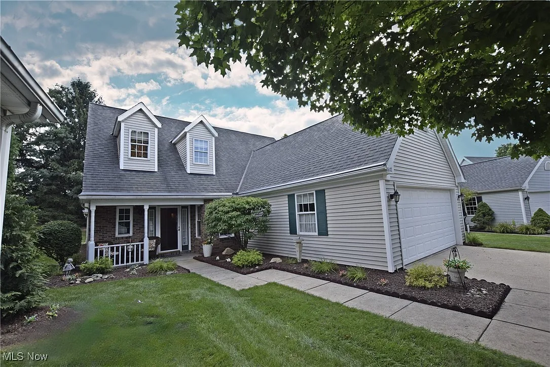 8472 Waterside Dr photo 1