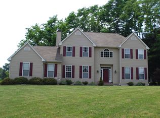 102 Sunset Rd, Oxford, PA 19363