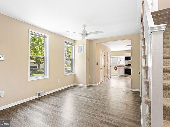 5th image of 511 Vine St