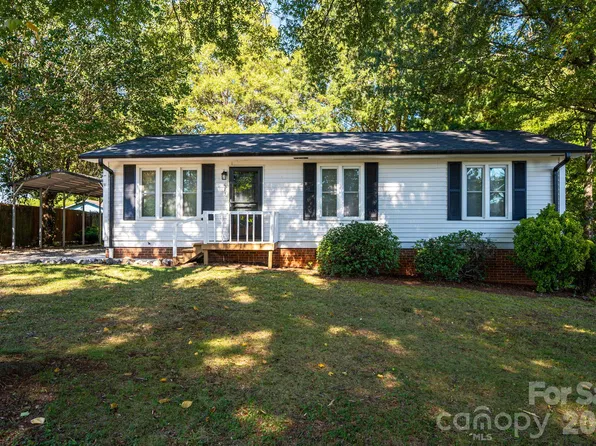 413 E Klutz St, Maiden, NC 28650