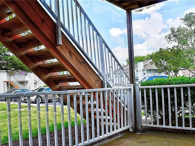 608 Spirit Ct — Photo 4