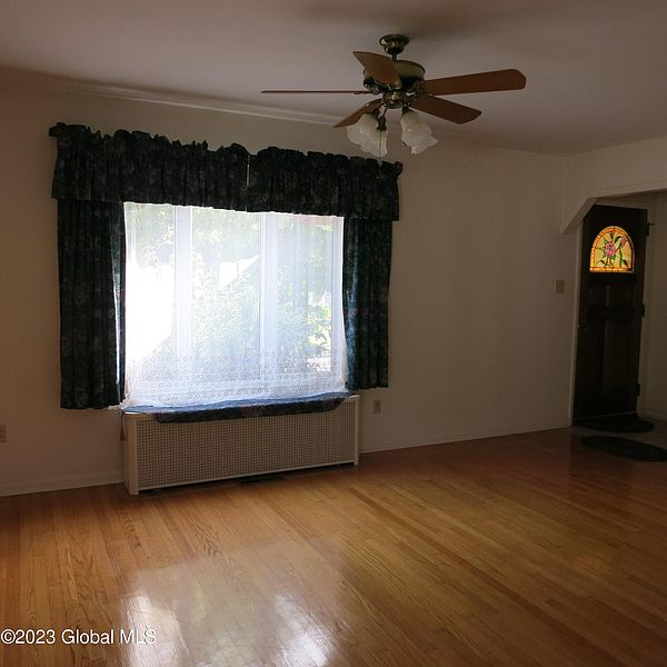 4th image of 412 Glen Avenue