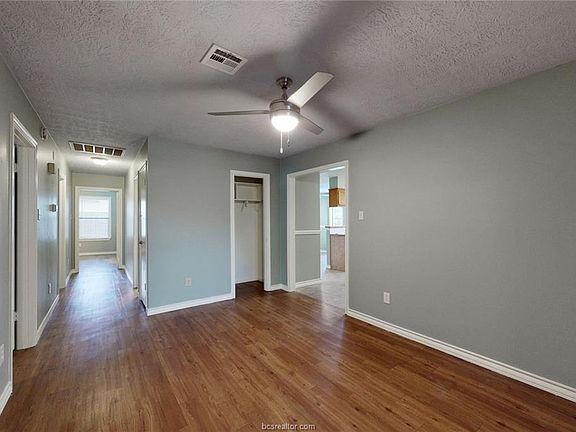 5th image of 4321 Kirkwood Dr