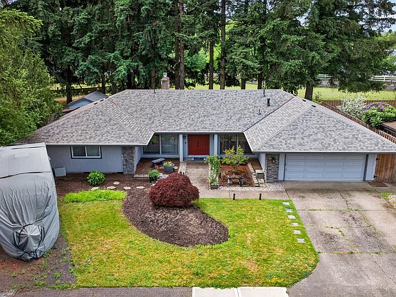 3rd image of 2264 SE Singing Woods Dr