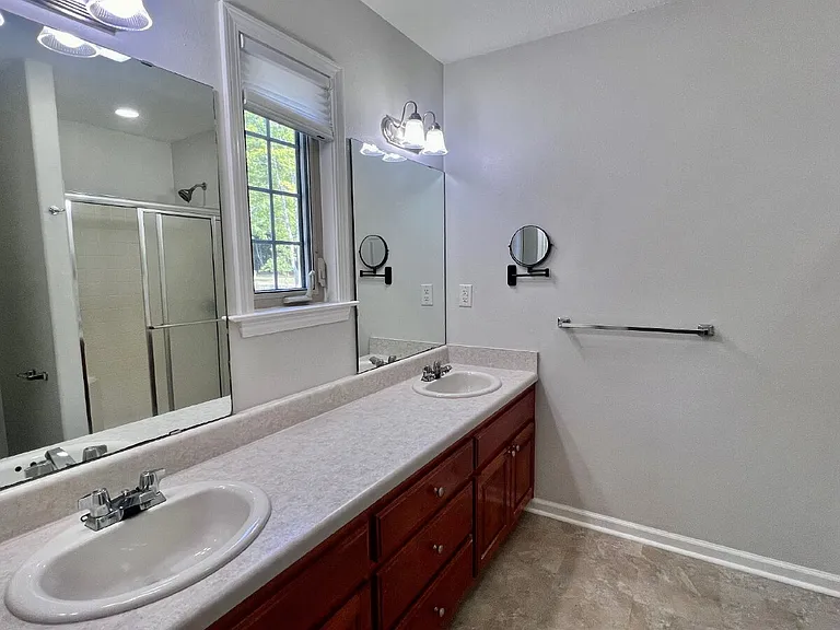 39 Leaf Cir — Photo 27