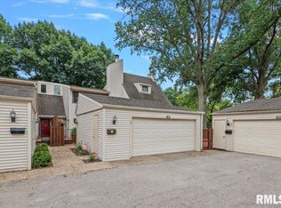 57 Country Pl, Springfield, IL 62703