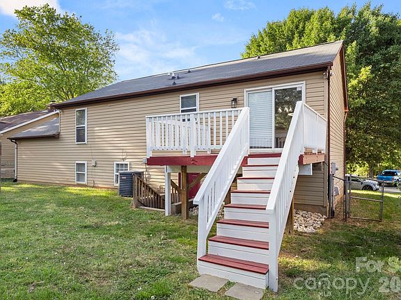 3rd image of 6018 Misty Way Ln