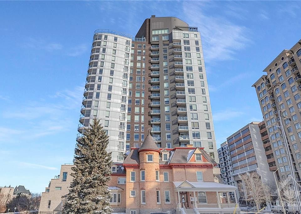 1st image of 428 Sparks St #901
