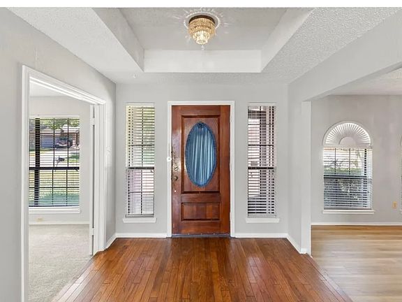 2nd image of 2624 Independence Dr