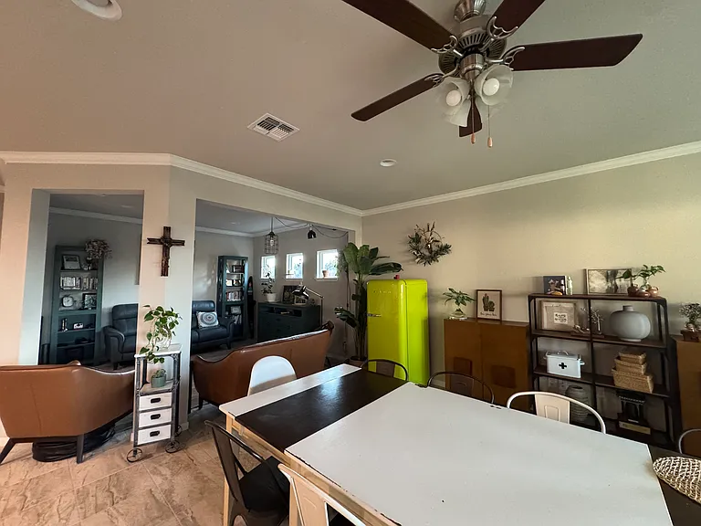 2029 Horatio St — Photo 2