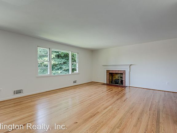 5th image of 2806 S Fern St
