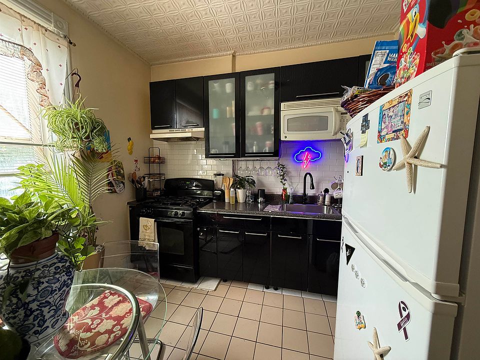 1st image of 380 Baldwin Ave APT 3R