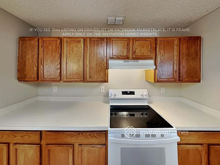 13581 Ashford Wood Ct E — Photo 9