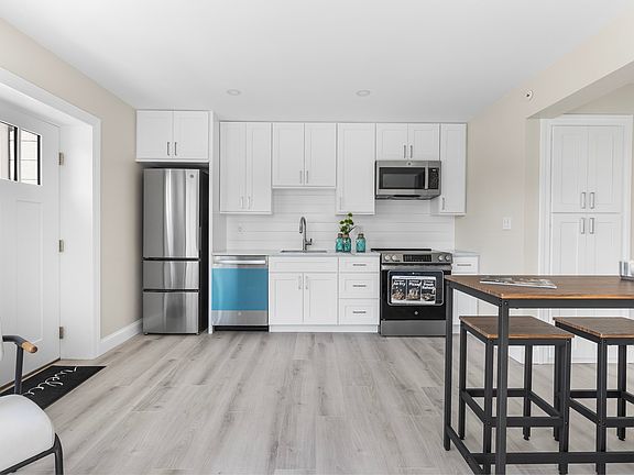 3rd image of 112 W Main St #4