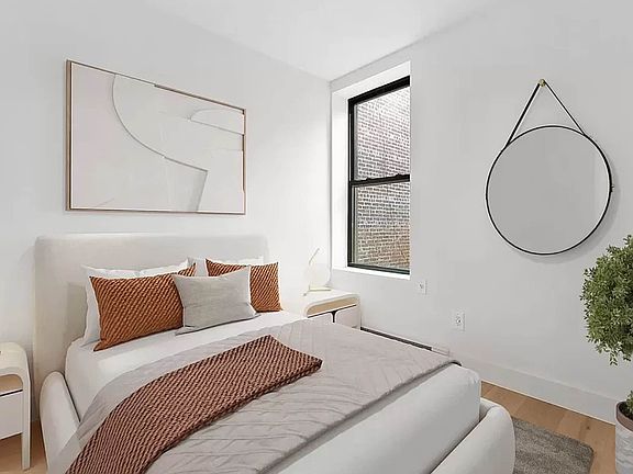 3rd image of 168 Sumpter St #2B