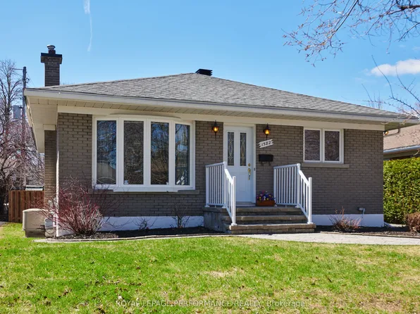1582 Digby St, Ottawa, ON K1G 0P6
