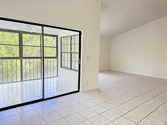 5th image of 3376 Jog Park Drive #3376