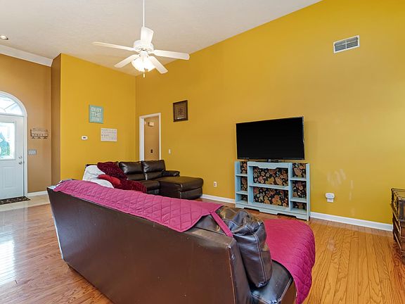4th image of 9001 Capshaw St