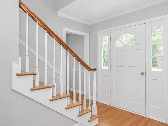3rd image of 235 Ray Ln SE