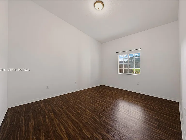 3393 NE 11th Dr — Photo 7