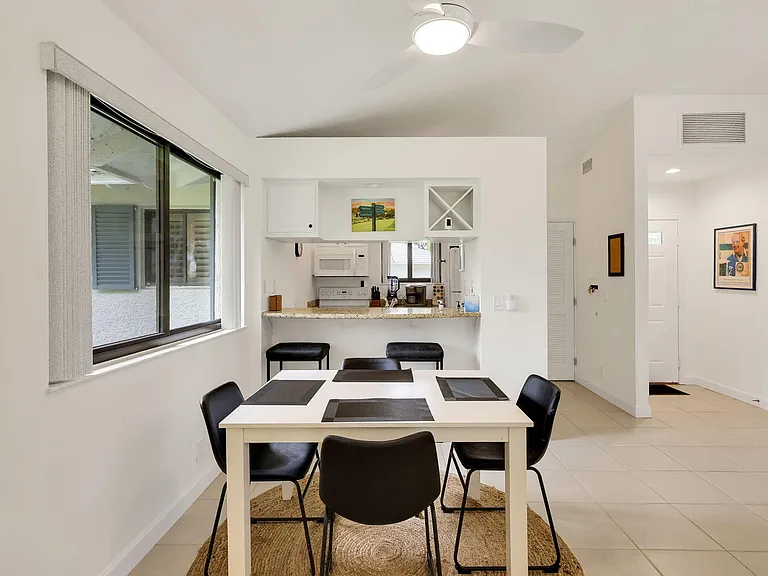 526 Club Dr — Photo 7