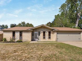 929 Gettysburg Pl, Bedford, TX 76022