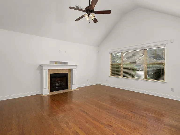 3384 Willow Lake Cir — Photo 4