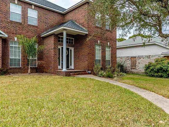 4th image of 4141 Brighton Dr