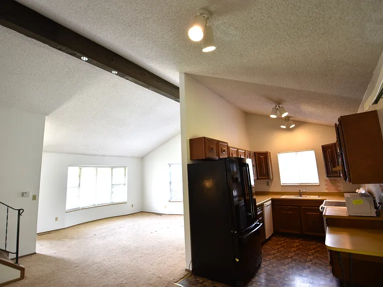 2643 Sherwood Cir — Photo 8