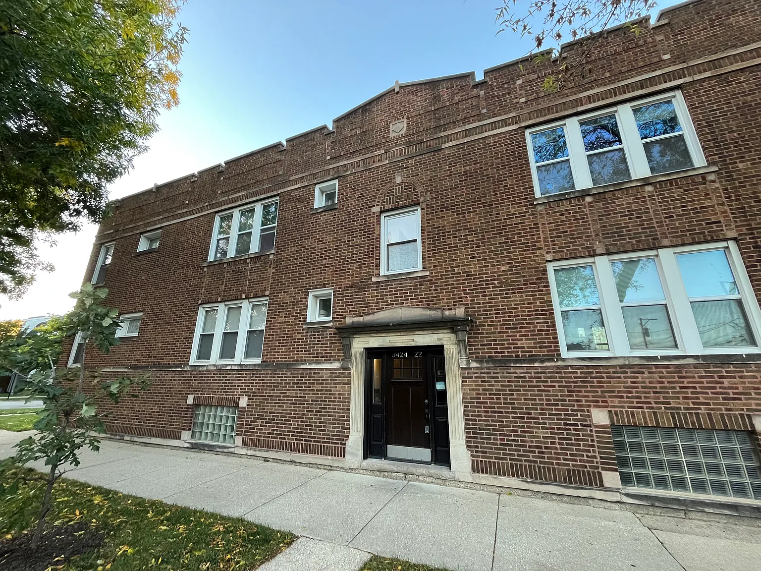 2 bed, 1000 sqft, $2,200 — Photo 1