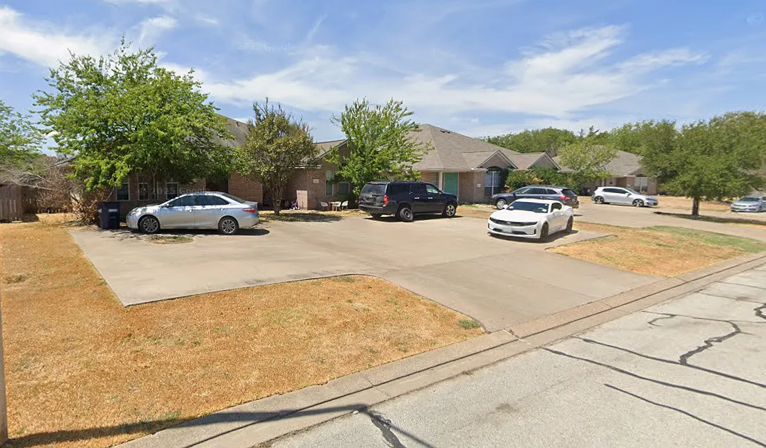 3 bed, $1,400 — Photo 1